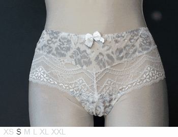 Aubade 66% polyamid and lace shorty